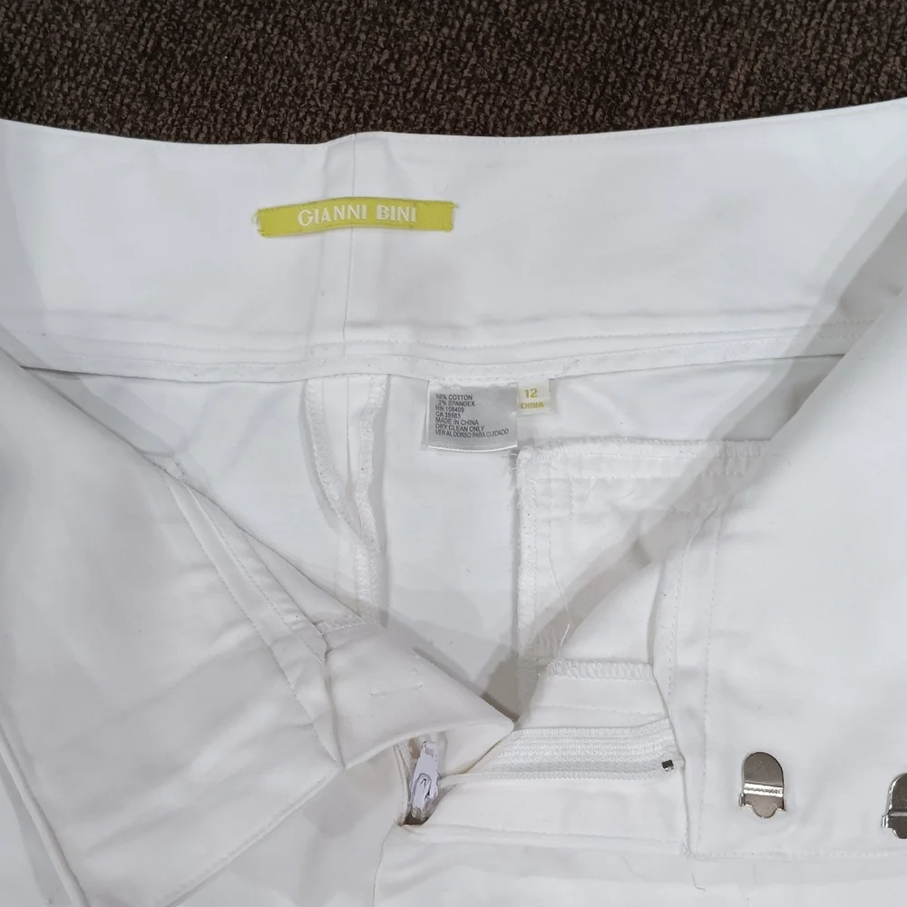 Gianni Bini Modern Fit Shorts Women’s White Mid Rise Casual Sz 12 Cotton Stretch - Picture 6 of 11